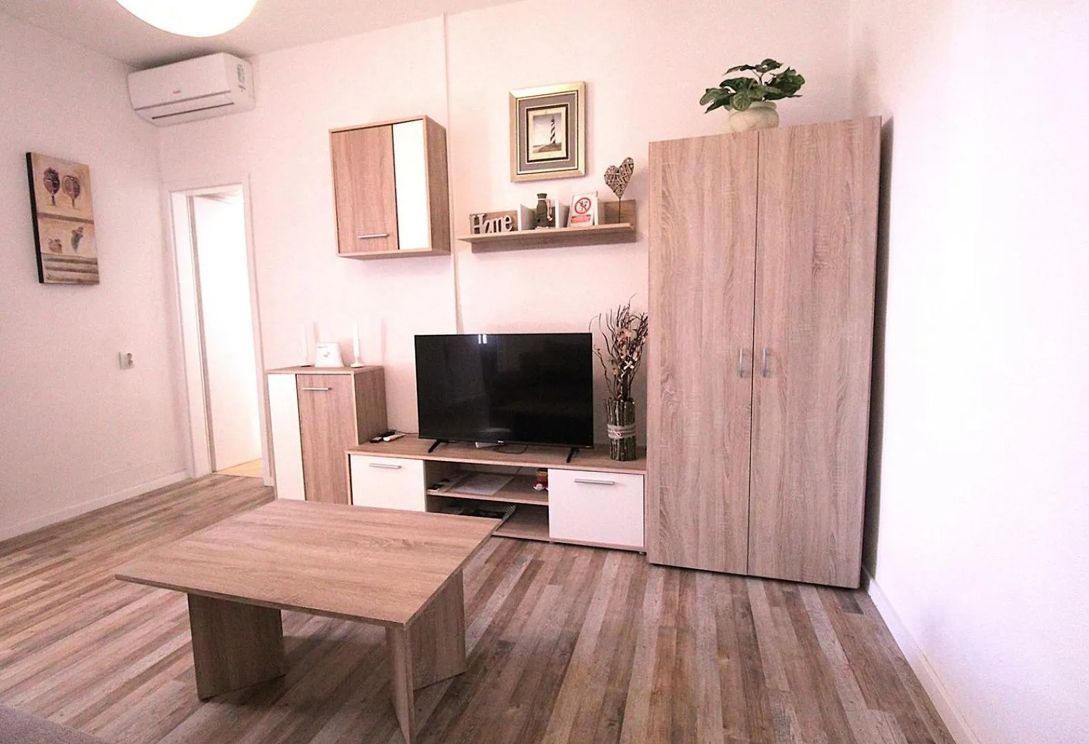 Apartments Mima زامبراتيجا
