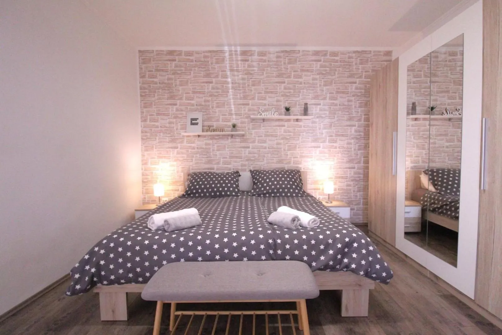 Apartments Mima زامبراتيجا بيت ضيافة