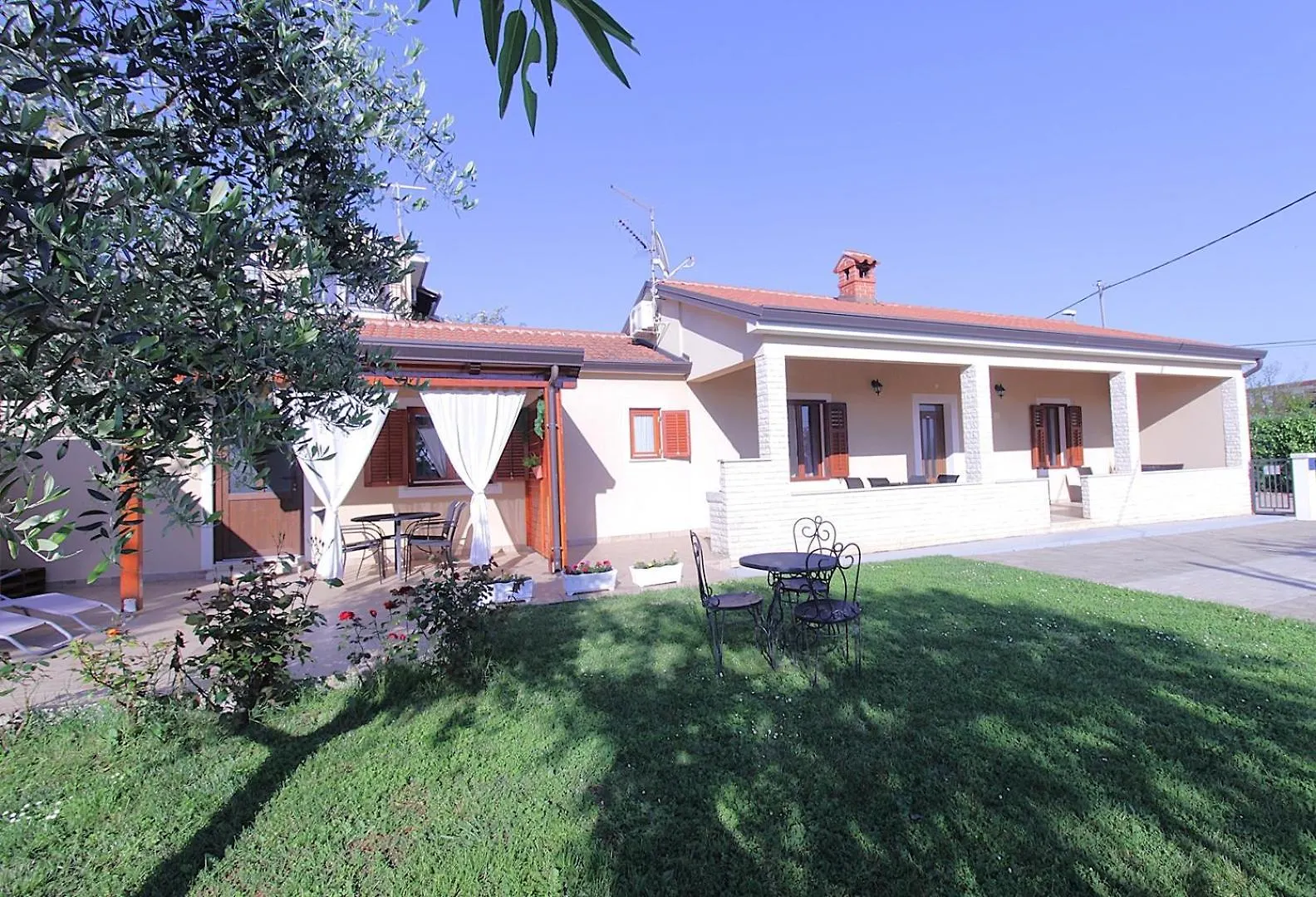 بيت ضيافة Apartments Mima زامبراتيجا